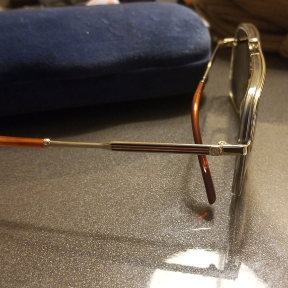 Gucci glasses aviator style - Picture 2 of 3
